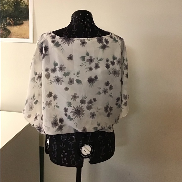 Floral flowing elastic waist blouse - Picture 3 of 6